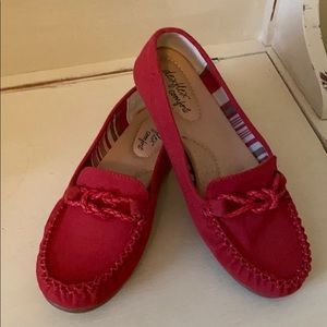 🌿3/$21. Red Moccasins w/ braided rope detail